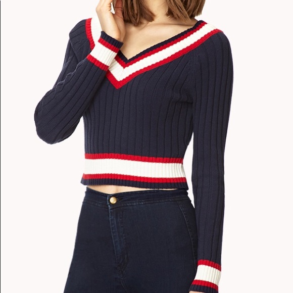 Forever 21 Sweaters - Forever 21 Blue knit cropped sweater 🧶